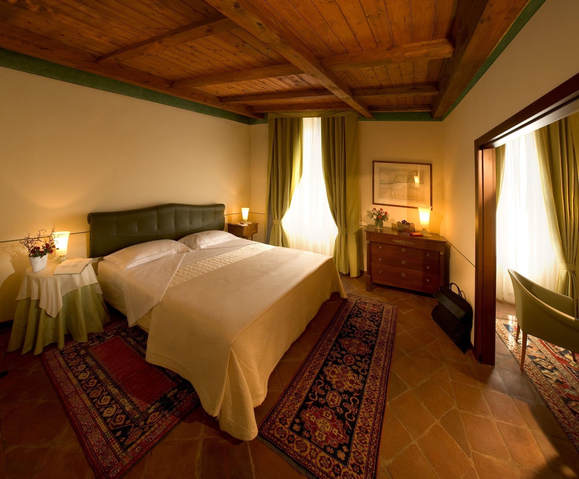 Albergo Dell'Agenzia Bra Kültér fotó
