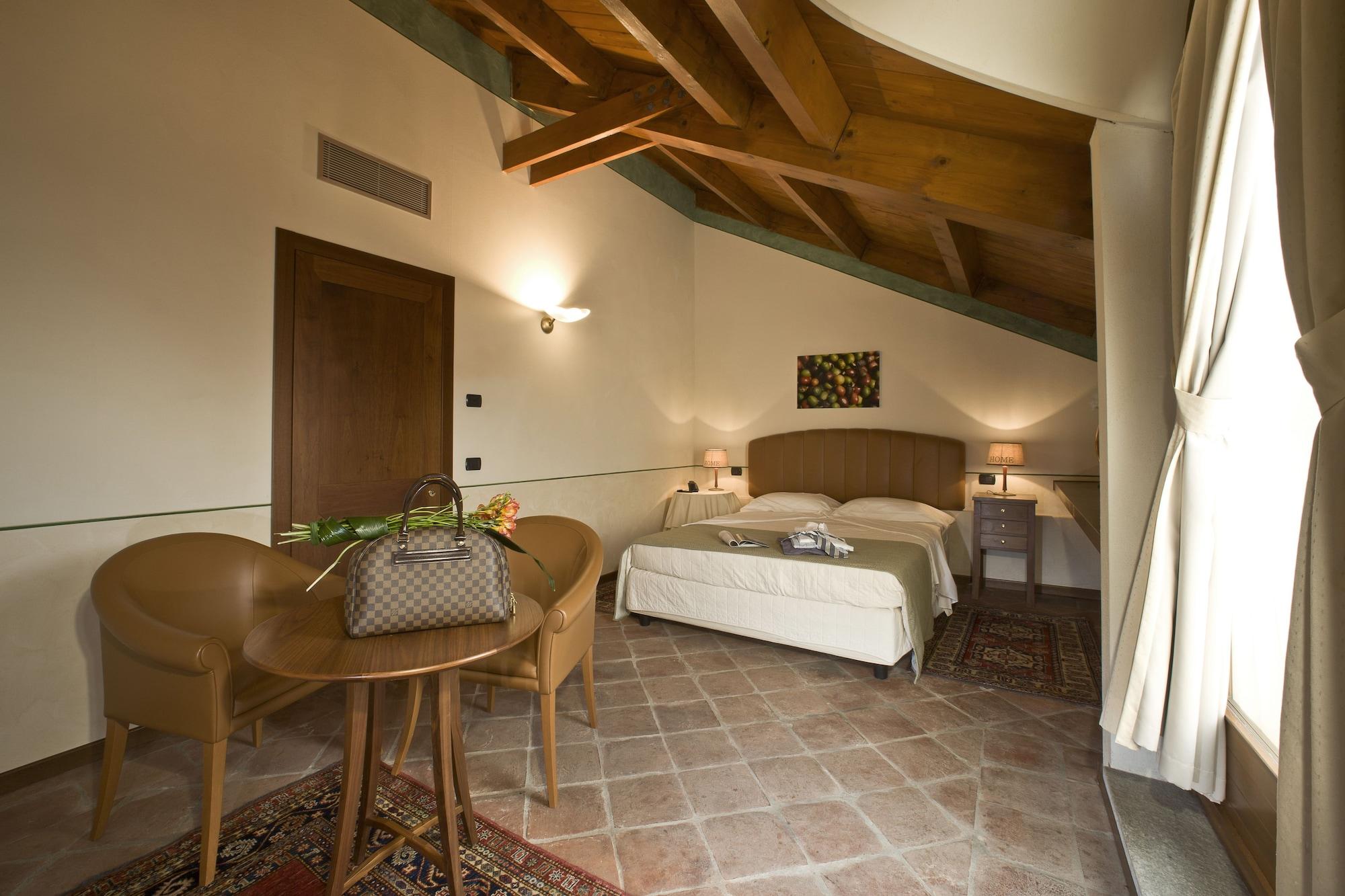 Albergo Dell'Agenzia Bra Kültér fotó