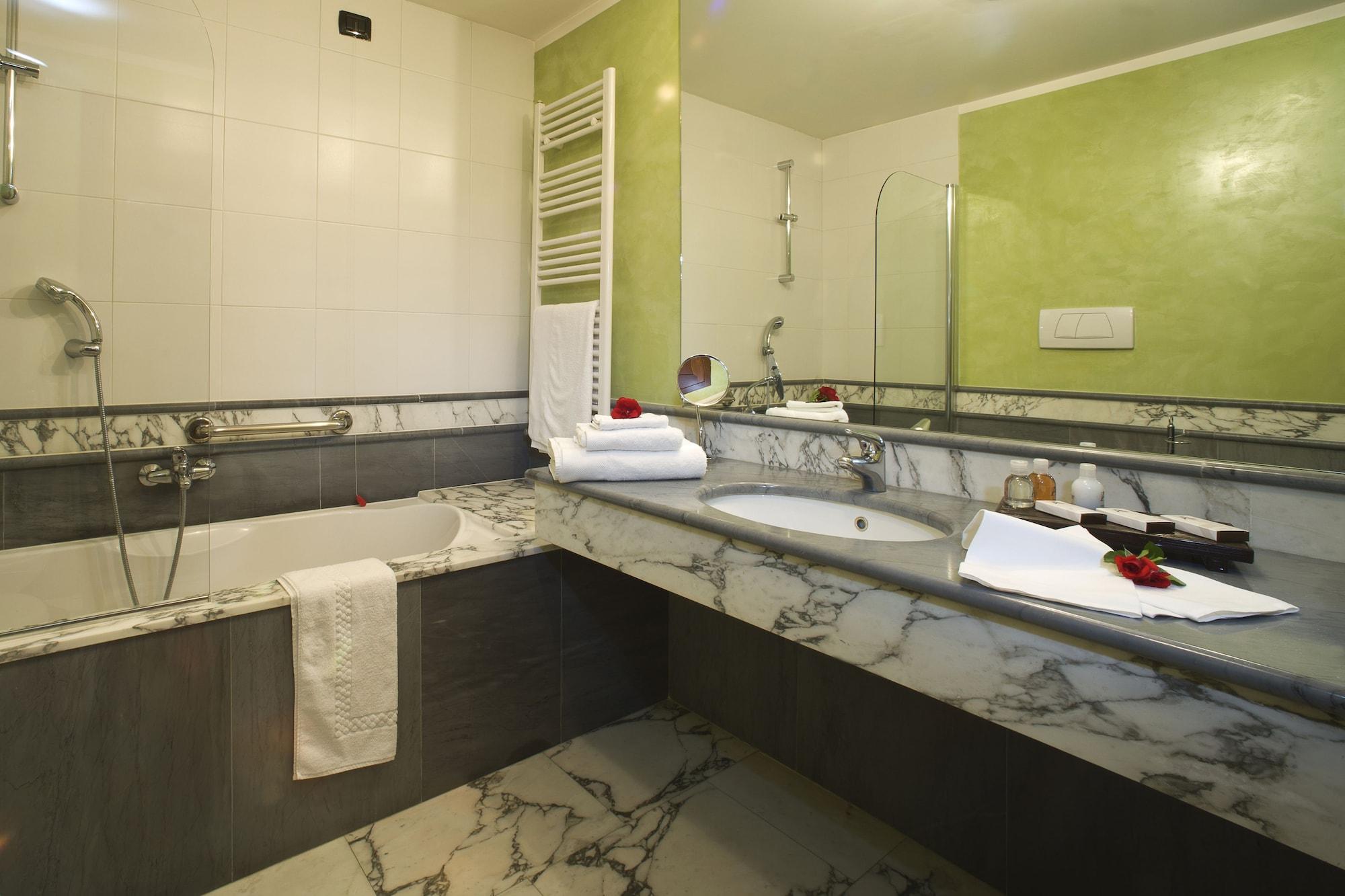 Albergo Dell'Agenzia Bra Kültér fotó