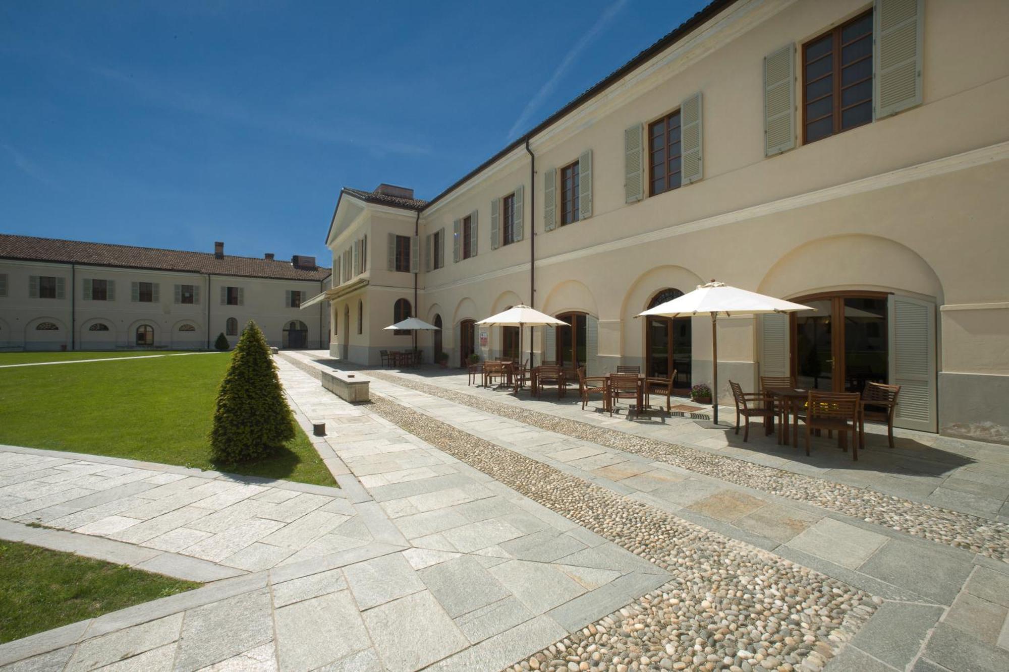 Albergo Dell'Agenzia Bra Kültér fotó