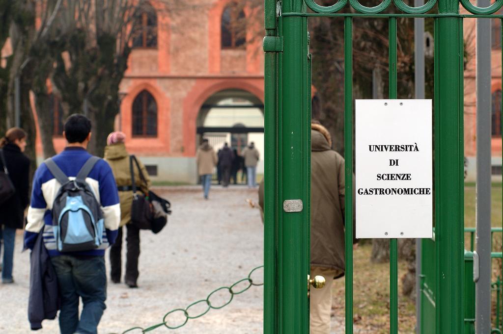 Albergo Dell'Agenzia Bra Kültér fotó