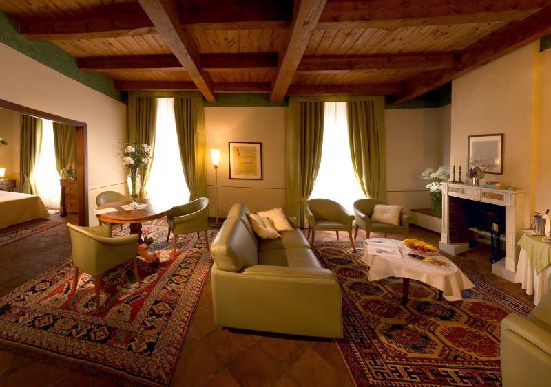 Albergo Dell'Agenzia Bra Kültér fotó